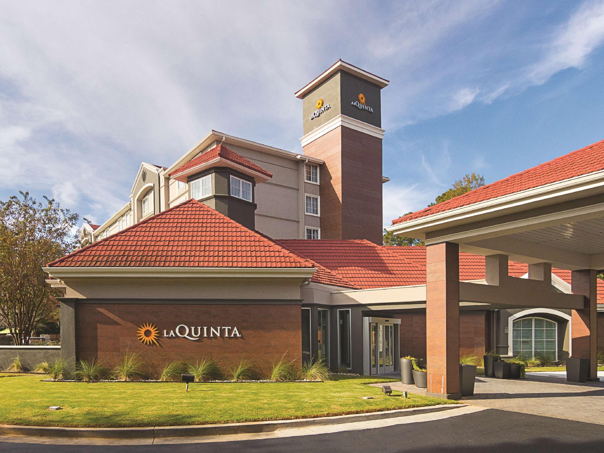 La Quinta By Wyndham Atlanta Conyers Hotel Exterior photo