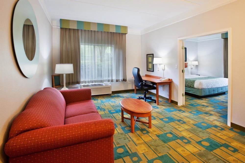 La Quinta By Wyndham Atlanta Conyers Hotel Exterior photo