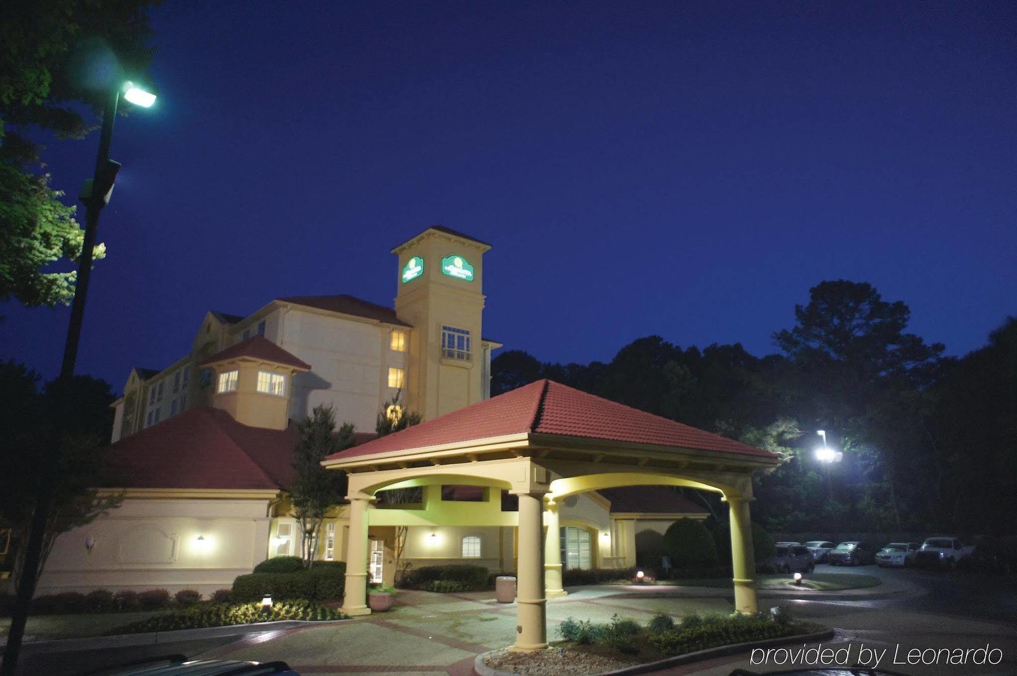 La Quinta By Wyndham Atlanta Conyers Hotel Exterior photo
