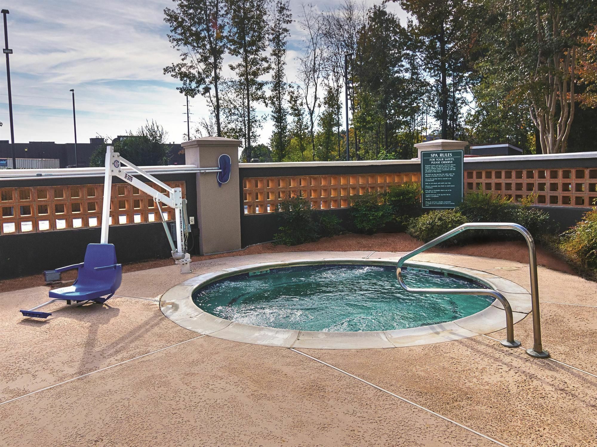 La Quinta By Wyndham Atlanta Conyers Hotel Exterior photo